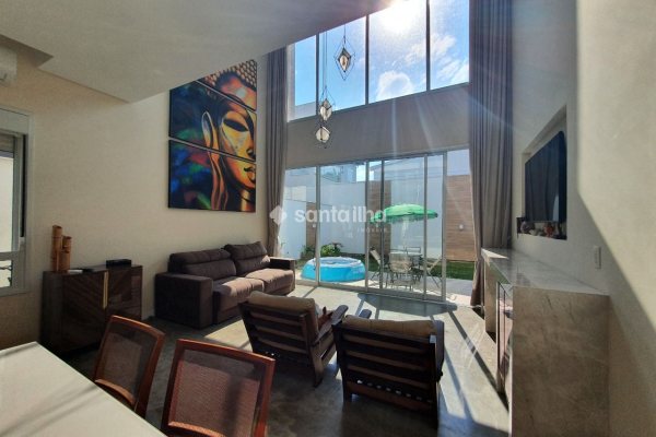 Casa à venda com 176m², 4 quartos, 4 suítes, 2 vagas no bairro Campeche em Florianópolis