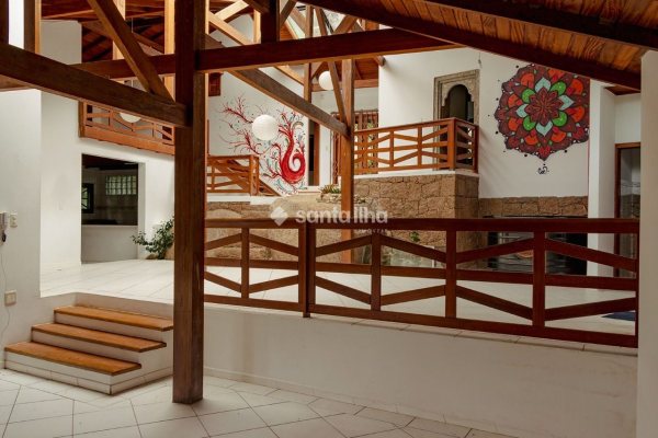 Casa à venda com 396m², 4 quartos, 4 suítes, 4 vagas no bairro Rio Tavares em Florianópolis