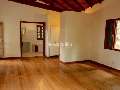 Casa à venda com 396m², 4 quartos, 4 suítes, 4 vagas no bairro Rio Tavares em Florianópolis - Foto 14