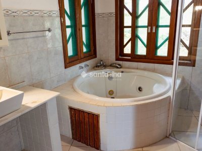 Casa à venda com 396m², 4 quartos, 4 suítes, 4 vagas no bairro Rio Tavares em Florianópolis - Foto 15