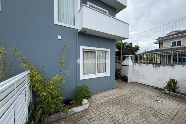 Casa à venda com 82m², 2 quartos, 1 vaga no bairro Campeche em Florianópolis