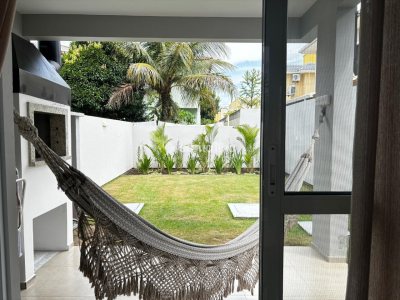 Casa à venda com 127m², 3 quartos, 1 suíte, 2 vagas no bairro Campeche em Florianópolis - Foto 8