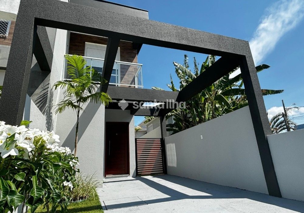 Casa à venda com 127m², 3 quartos, 1 suíte, 2 vagas no bairro Campeche em Florianópolis - Foto 1