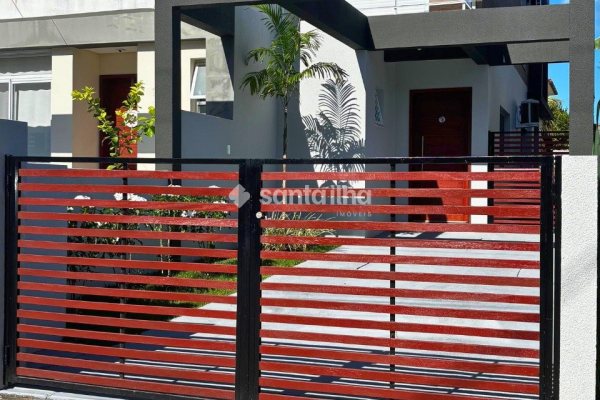 Casa à venda com 127m², 3 quartos, 1 suíte, 2 vagas no bairro Campeche em Florianópolis