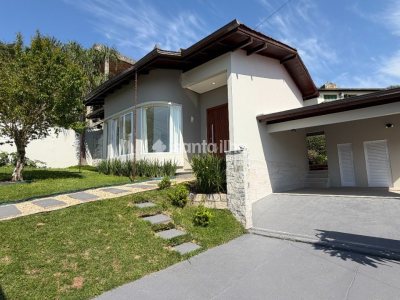 Casa à venda com 138m², 3 quartos, 1 suíte, 4 vagas no bairro Centro em Florianópolis - Foto 3