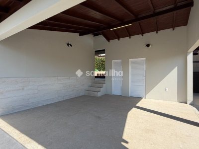 Casa à venda com 138m², 3 quartos, 1 suíte, 4 vagas no bairro Centro em Florianópolis - Foto 6