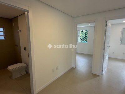 Casa à venda com 138m², 3 quartos, 1 suíte, 4 vagas no bairro Centro em Florianópolis - Foto 17