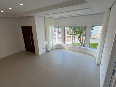 Casa à venda com 138m², 3 quartos, 1 suíte, 4 vagas no bairro Centro em Florianópolis - Foto 9