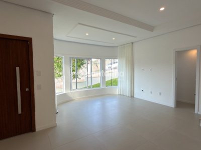 Casa à venda com 138m², 3 quartos, 1 suíte, 4 vagas no bairro Centro em Florianópolis - Foto 8