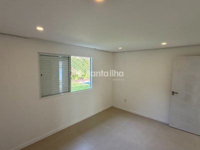Casa à venda com 138m², 3 quartos, 1 suíte, 4 vagas no bairro Centro em Florianópolis - Foto 21