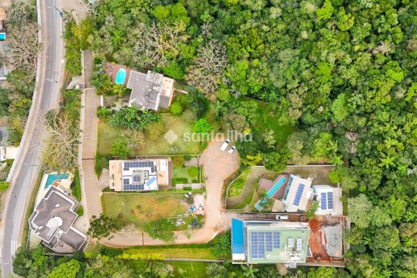 Terreno à venda com 662m² no bairro Cacupé em Florianópolis