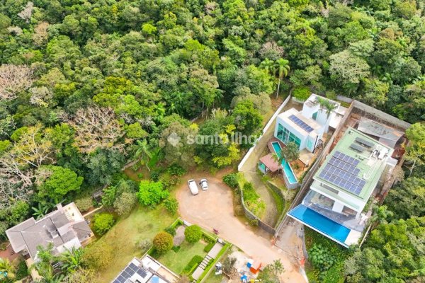 Terreno à venda com 662m² no bairro Cacupé em Florianópolis