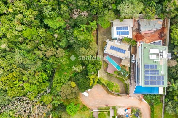 Terreno à venda com 662m² no bairro Cacupé em Florianópolis