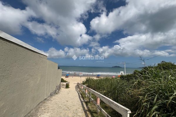 Terreno à venda com 768m² no bairro Pântano do Sul em Florianópolis