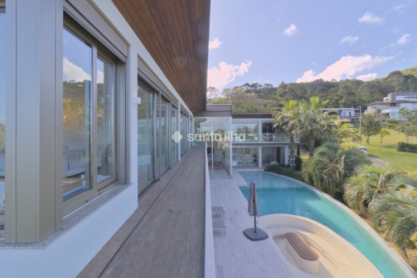 Casa em Condomínio para alugar ou comprar com 1.350m², 6 quartos, 6 suítes, 6 vagas no bairro Campeche em Florianópolis