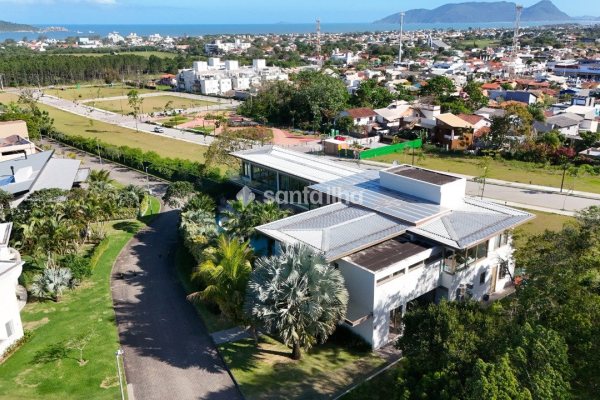 Casa em Condomínio para alugar ou comprar com 1.350m², 6 quartos, 6 suítes, 6 vagas no bairro Campeche em Florianópolis