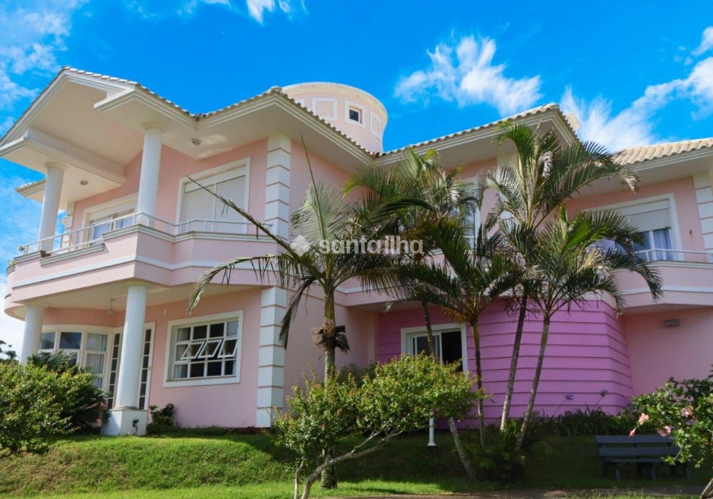 Casa à venda com 390m², 5 quartos, 4 suítes, 2 vagas no bairro Pântano do Sul em Florianópolis - Foto 1