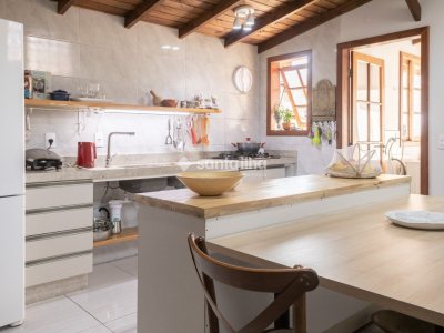 Casa à venda com 189m², 3 quartos, 1 suíte, 1 vaga no bairro Campeche em Florianópolis - Foto 4