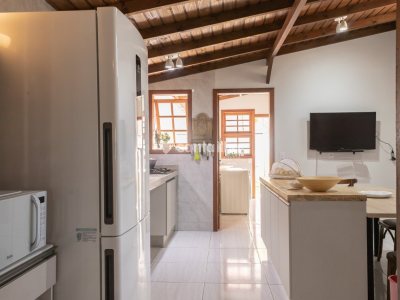 Casa à venda com 189m², 3 quartos, 1 suíte, 1 vaga no bairro Campeche em Florianópolis - Foto 7