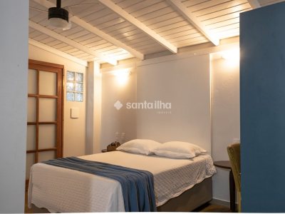 Casa à venda com 189m², 3 quartos, 1 suíte, 1 vaga no bairro Campeche em Florianópolis - Foto 27