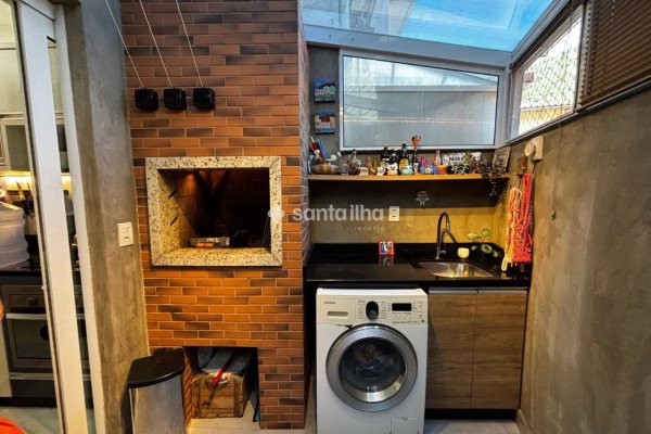 Casa em Condomínio para alugar ou comprar com 73m², 2 quartos, 1 suíte, 1 vaga no bairro Armação em Florianópolis