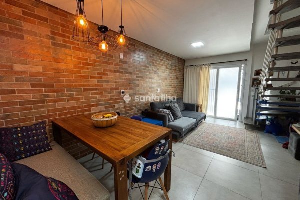 Casa em Condomínio para alugar ou comprar com 73m², 2 quartos, 1 suíte, 1 vaga no bairro Armação em Florianópolis
