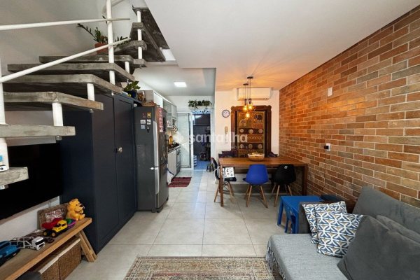 Casa em Condomínio para alugar ou comprar com 73m², 2 quartos, 1 suíte, 1 vaga no bairro Armação em Florianópolis
