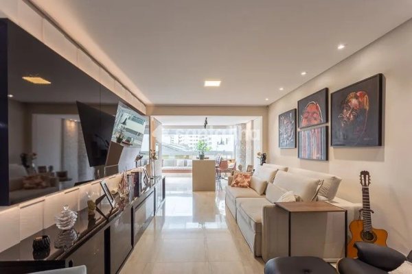 Apartamento à venda com 209m², 3 quartos, 1 suíte, 2 vagas no bairro Agronômica em Florianópolis