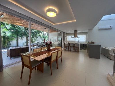 Casa em Condomínio para alugar ou comprar com 417m², 5 quartos, 4 suítes, 2 vagas no bairro Rio Tavares em Florianópolis - Foto 4