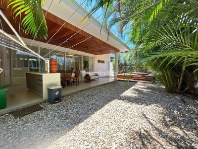 Casa em Condomínio para alugar ou comprar com 417m², 5 quartos, 4 suítes, 2 vagas no bairro Rio Tavares em Florianópolis - Foto 17