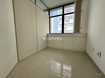Sala/Conjunto à venda com 59m², 1 vaga no bairro Centro em Florianópolis - Foto 9
