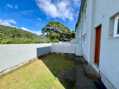 Casa à venda com 112m², 3 quartos, 1 suíte, 2 vagas no bairro Rio Tavares em Florianópolis - Foto 2