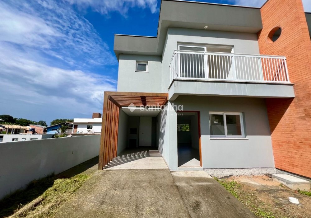 Casa à venda com 112m², 3 quartos, 1 suíte, 2 vagas no bairro Rio Tavares em Florianópolis - Foto 1