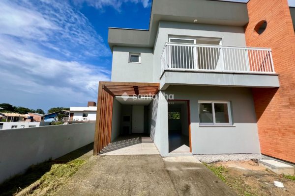Casa à venda com 112m², 3 quartos, 1 suíte, 2 vagas no bairro Rio Tavares em Florianópolis