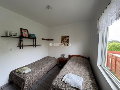 Casa à venda com 250m², 3 quartos, 1 suíte, 2 vagas no bairro Campeche em Florianópolis - Foto 32