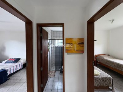 Casa à venda com 250m², 3 quartos, 1 suíte, 2 vagas no bairro Campeche em Florianópolis - Foto 31