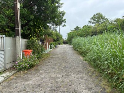 Casa à venda com 250m², 3 quartos, 1 suíte, 2 vagas no bairro Campeche em Florianópolis - Foto 3