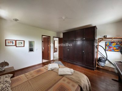 Casa à venda com 250m², 3 quartos, 1 suíte, 2 vagas no bairro Campeche em Florianópolis - Foto 41