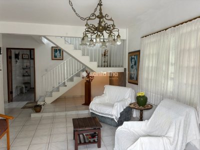 Casa à venda com 250m², 3 quartos, 1 suíte, 2 vagas no bairro Campeche em Florianópolis - Foto 15