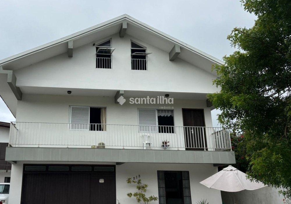 Casa à venda com 250m², 3 quartos, 1 suíte, 2 vagas no bairro Campeche em Florianópolis - Foto 1