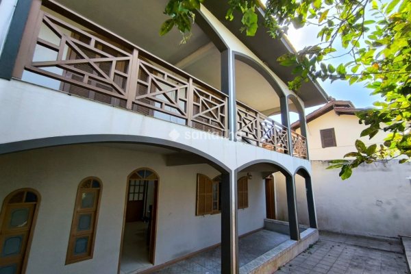 Casa à venda com 274m², 5 quartos, 1 suíte, 1 vaga no bairro Tapera em Florianópolis