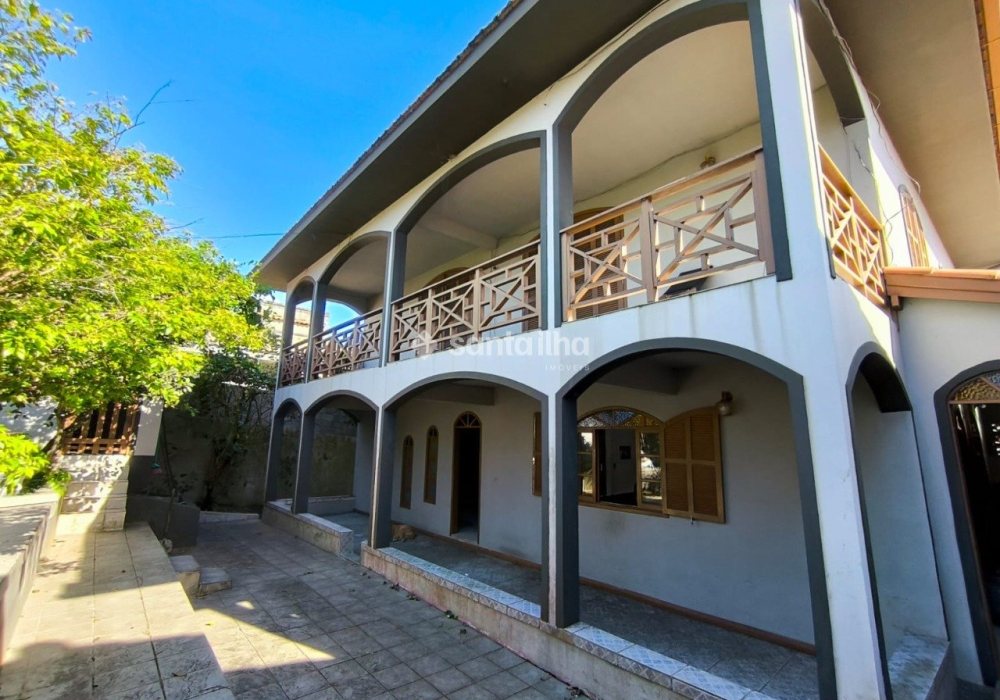Casa à venda com 274m², 5 quartos, 1 suíte, 1 vaga no bairro Tapera em Florianópolis - Foto 1