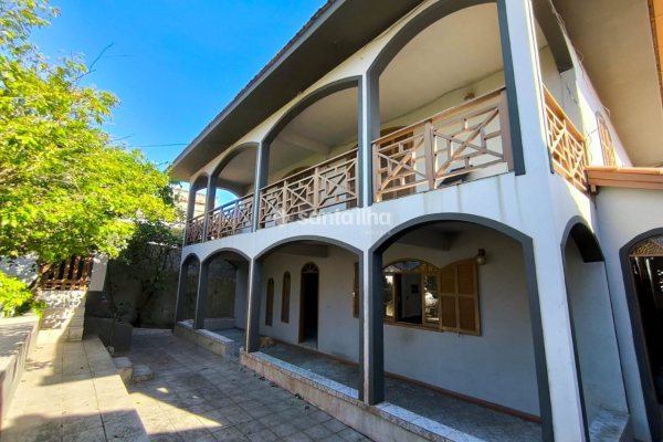 Casa à venda com 274m², 5 quartos, 1 suíte, 1 vaga no bairro Tapera em Florianópolis