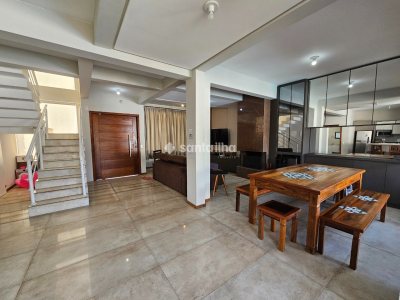 Casa à venda com 264m², 3 quartos, 1 suíte, 3 vagas no bairro Açores em Florianópolis - Foto 24