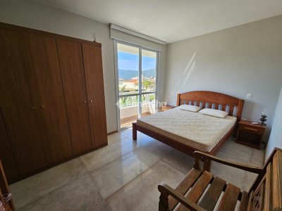 Casa à venda com 264m², 3 quartos, 1 suíte, 3 vagas no bairro Açores em Florianópolis - Foto 27