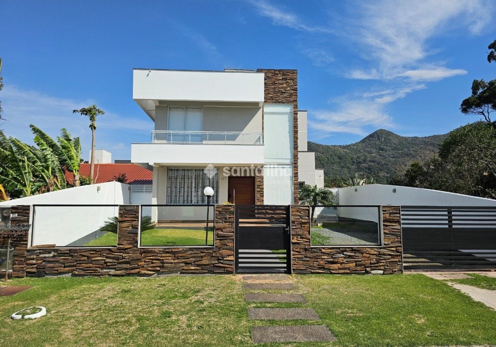 Casa à venda com 264m², 3 quartos, 1 suíte, 3 vagas no bairro Açores em Florianópolis - Foto 1