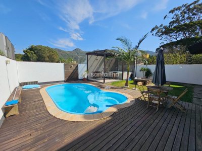 Casa à venda com 264m², 3 quartos, 1 suíte, 3 vagas no bairro Açores em Florianópolis - Foto 17