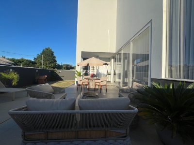 Casa em Condomínio para alugar com 278m², 5 quartos, 4 suítes, 4 vagas no bairro Campeche em Florianopolis - Foto 14