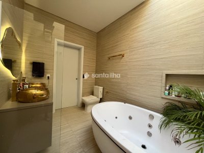 Casa em Condomínio para alugar com 278m², 5 quartos, 4 suítes, 4 vagas no bairro Campeche em Florianopolis - Foto 34