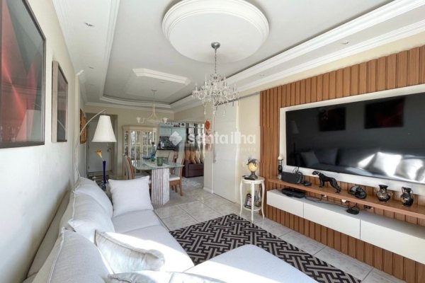 Apartamento à venda com 65m², 2 quartos, 1 vaga no bairro Centro em Florianópolis